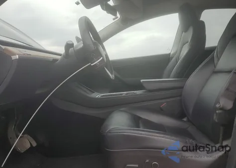 2022 Tesla Model Y z USA, uszkodzony, nr VIN 7SAYGDEE1NF491460